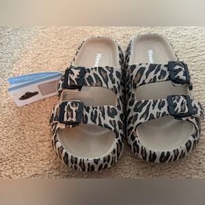 Weweya Leopard Print Sandals